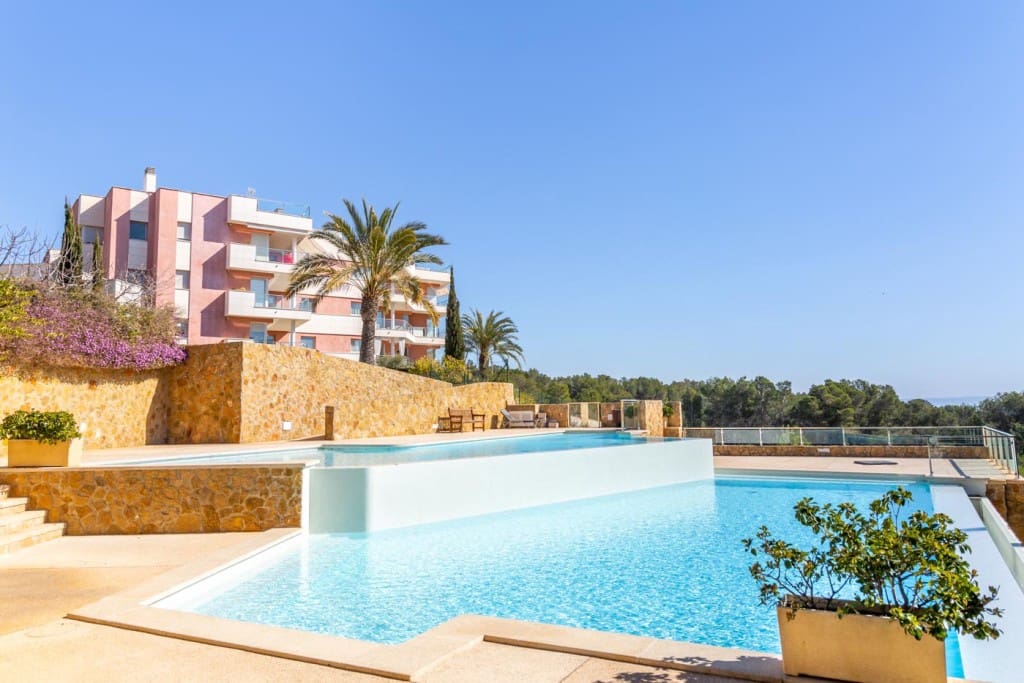 3 bedroom Apartment for sale in Sol de Mallorca, Calvià with pool €