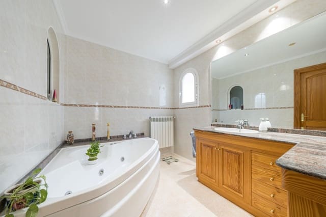 5 sypialnia Willa na sprzedaż w Portals Nous, Calvià z basenem garażem - 2 250 000 € (Ref: 8183380)