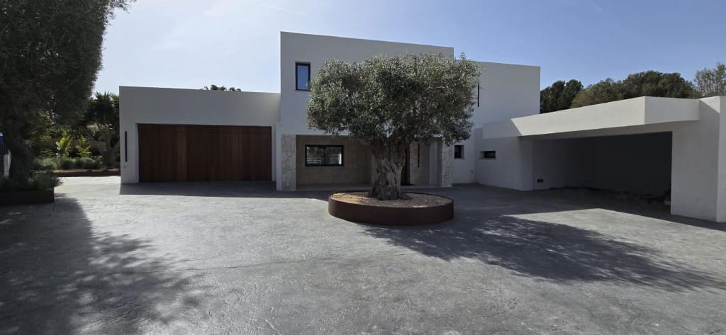 6 bedroom Villa for sale in Santa Ponsa with pool - € 4,495,000 (Ref: 8286610)