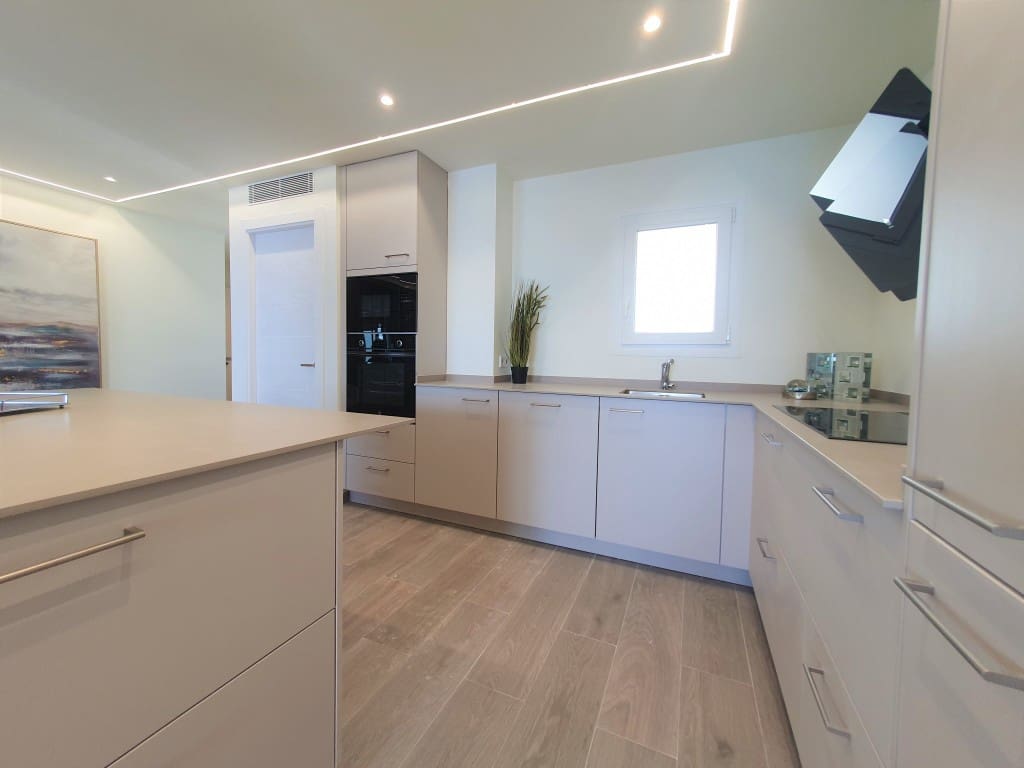 4 soveværelse Lejlighed til salg i Cala Mayor med garage - € 1.495.000 (Ref: 8295642)