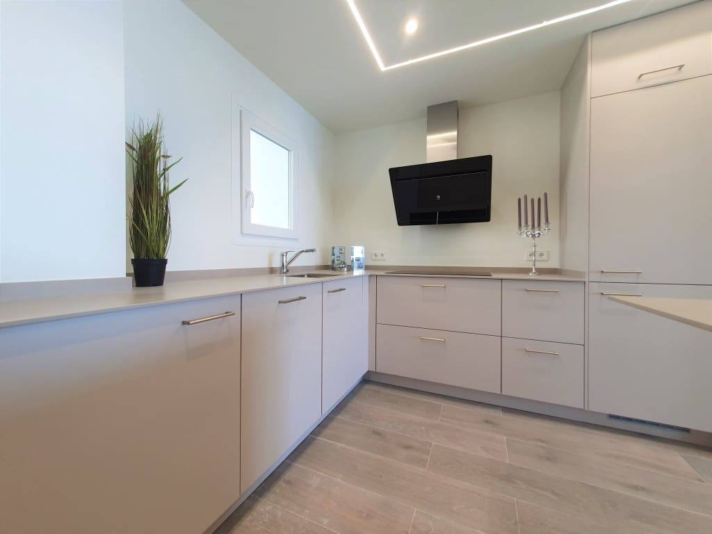 4 soveværelse Lejlighed til salg i Cala Mayor med garage - € 1.495.000 (Ref: 8295642)