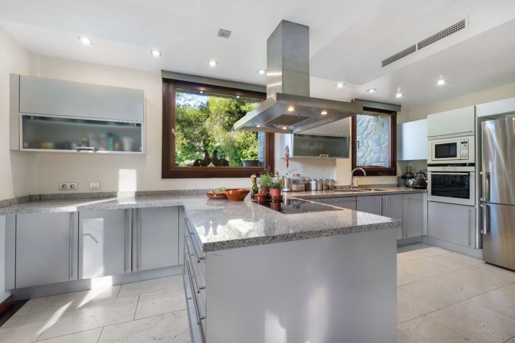 5 sovrum Villa till salu i Son Vida med pool - 2 750 000 € (Ref: 8297755)