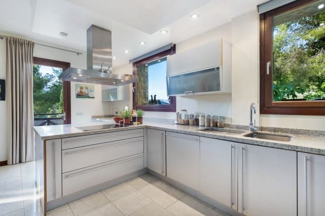 5 bedroom Villa for sale in Son Vida, Palma de Mallorca with pool - € 2,750,000 (Ref: 8297755)