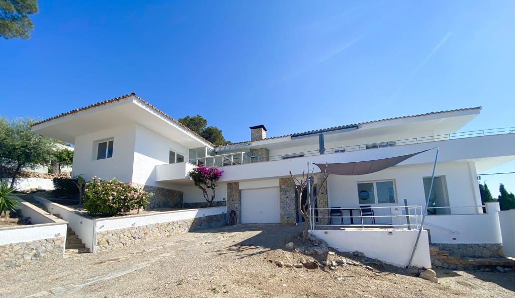 Villa/Maison de 3 chambres à louer à Costa d'en Blanes avec piscine garage - 5 500 € (Ref: 8331468)