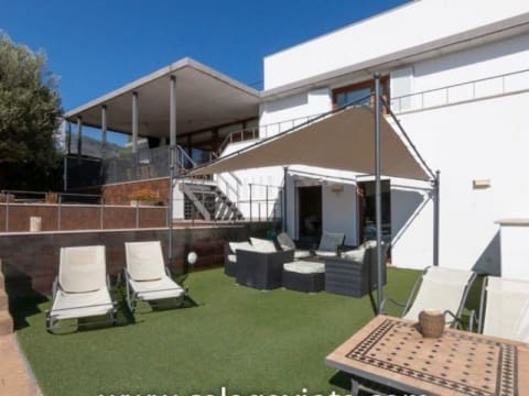 4 soverom Villa til salgs i Genova med svømmebasseng - € 1 900 000 (Ref: 8411653)