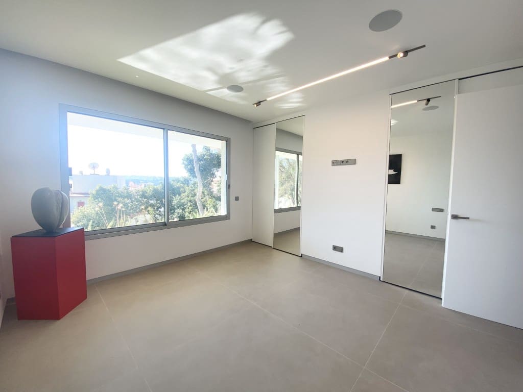 5 bedroom Villa for sale in Santa Ponsa with pool - € 4,250,000 (Ref: 8671697)