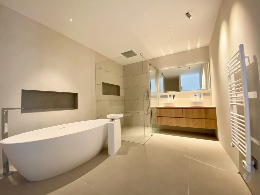 5 bedroom Villa for sale in Santa Ponsa with pool - € 4,250,000 (Ref: 8671697)