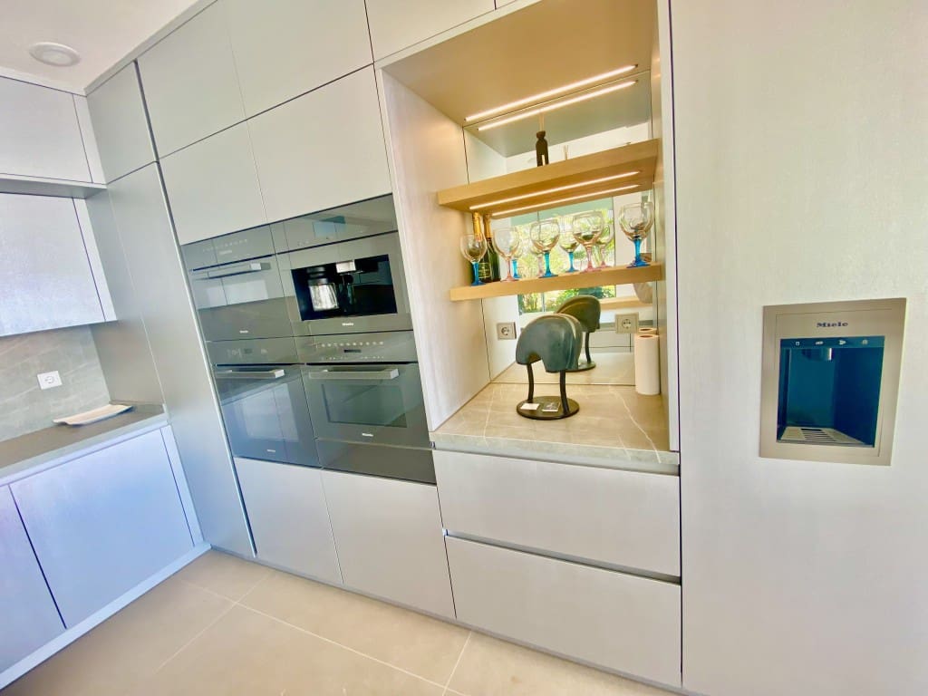 5 bedroom Villa for sale in Santa Ponsa with pool - € 4,250,000 (Ref: 8671697)