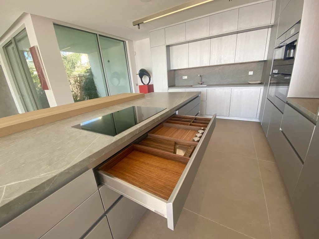 5 bedroom Villa for sale in Santa Ponsa with pool - € 4,250,000 (Ref: 8671697)