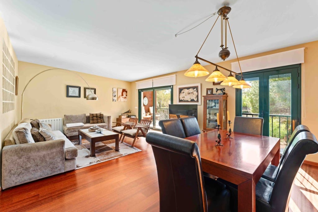 3 sypialnia Apartament na sprzedaż w Santa Ponsa z basenem garażem - 990 000 € (Ref: 8781161)