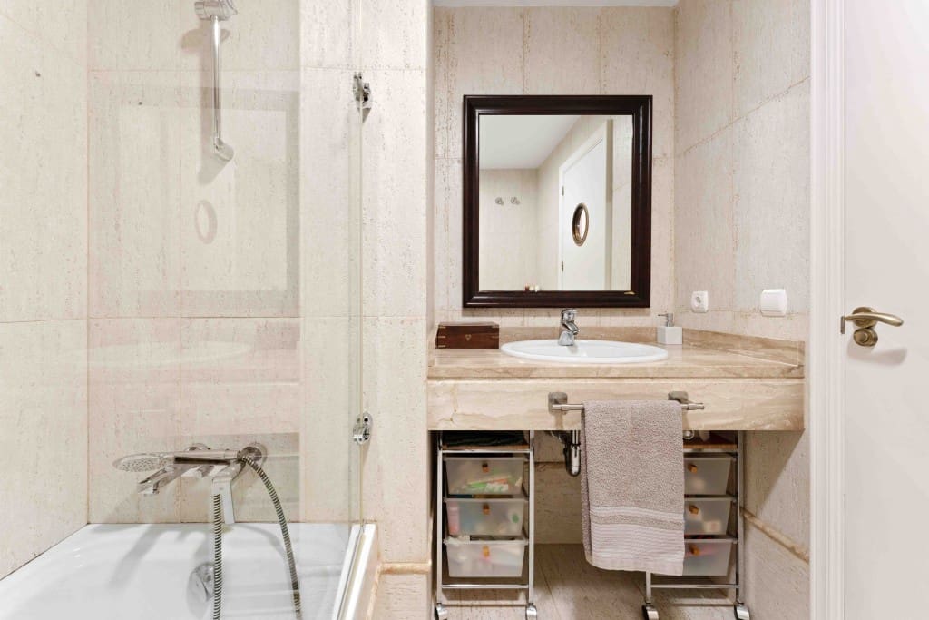 3 sypialnia Apartament na sprzedaż w Santa Ponsa z basenem garażem - 990 000 € (Ref: 8781161)