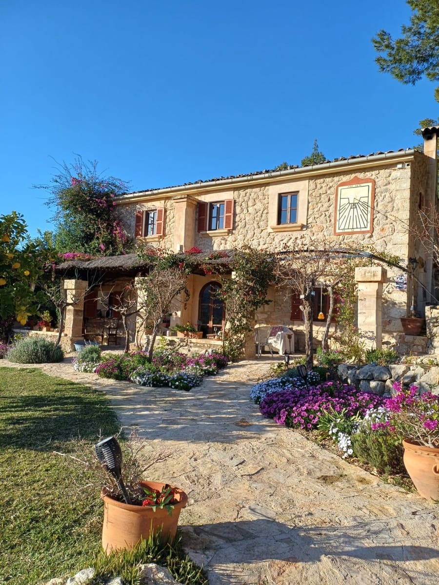 3 sypialnia Finka/Dom wiejski na sprzedaż w L'Arraco / S'Arraco z basenem - 2 559 000 € (Ref: 8971998)