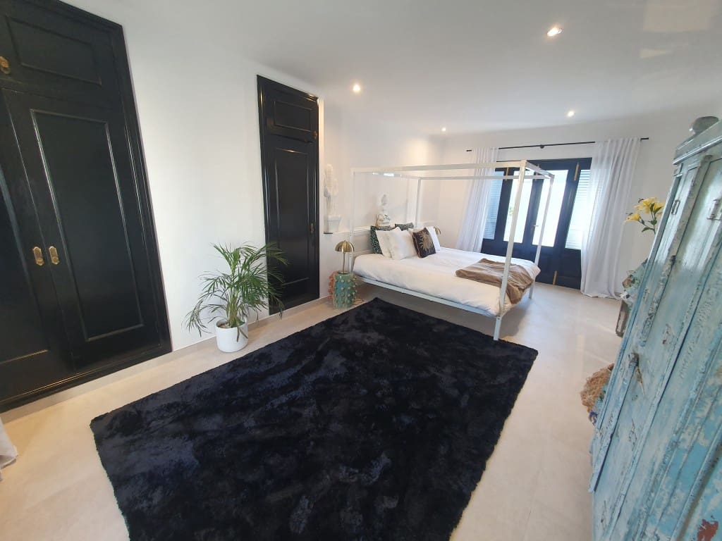 3 soveværelse Byhus til salg i L'Arraco / S'Arraco - € 890.000 (Ref: 8985636)