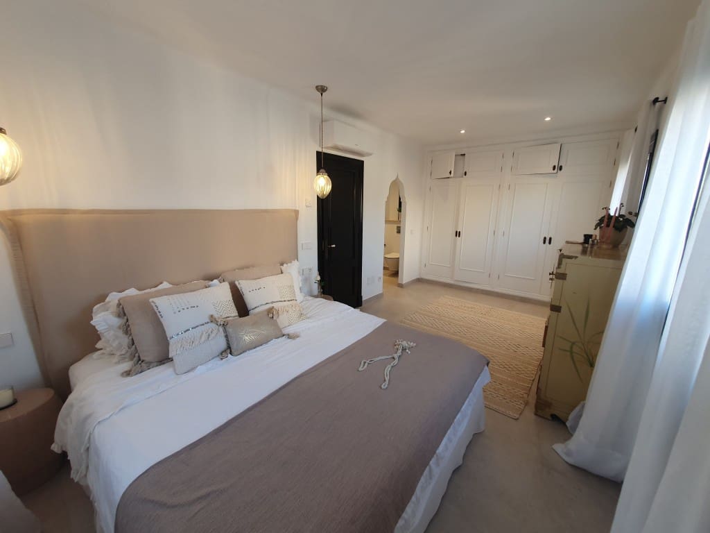 3 soveværelse Byhus til salg i L'Arraco / S'Arraco - € 890.000 (Ref: 8985636)