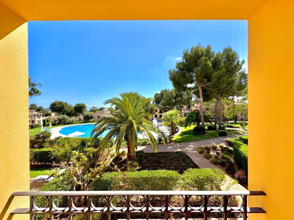 3 bedroom Apartment for sale in Santa Ponsa with pool garage - € 850,000 (Ref: 8993709)