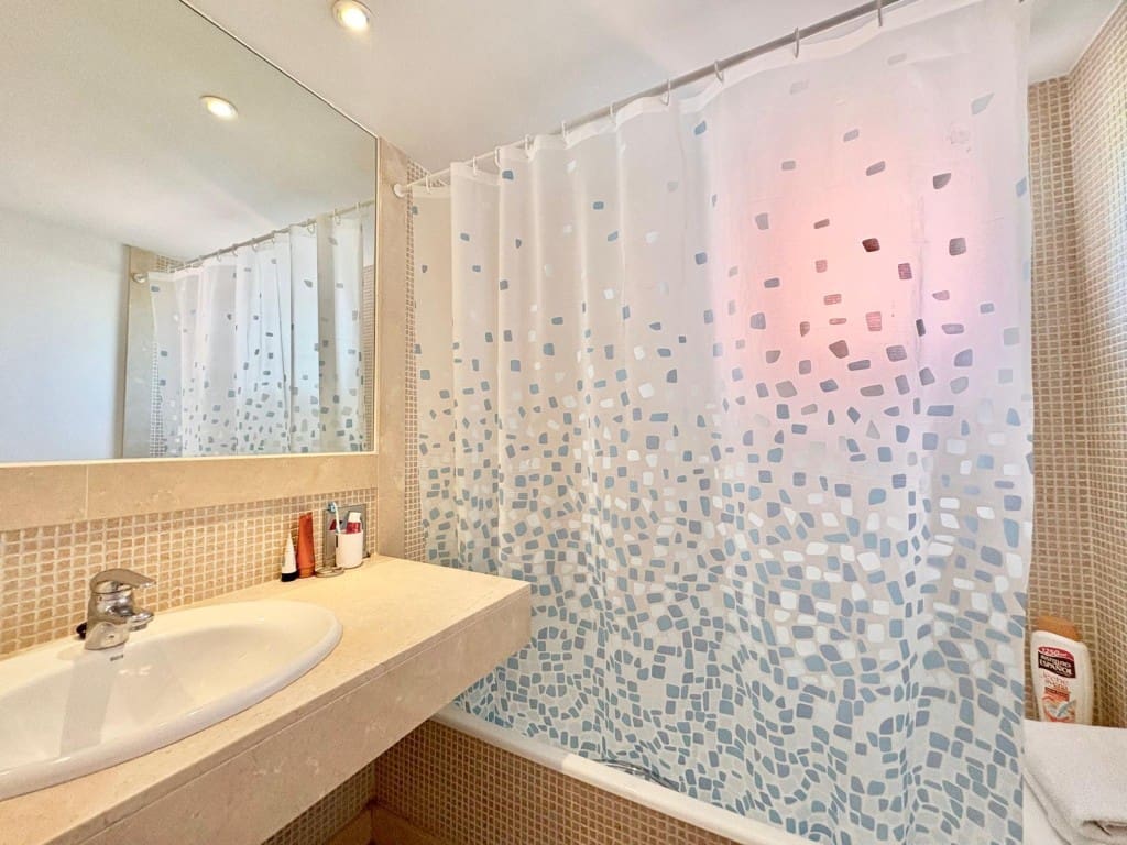 3 bedroom Apartment for sale in Santa Ponsa with pool garage - € 850,000 (Ref: 8993709)