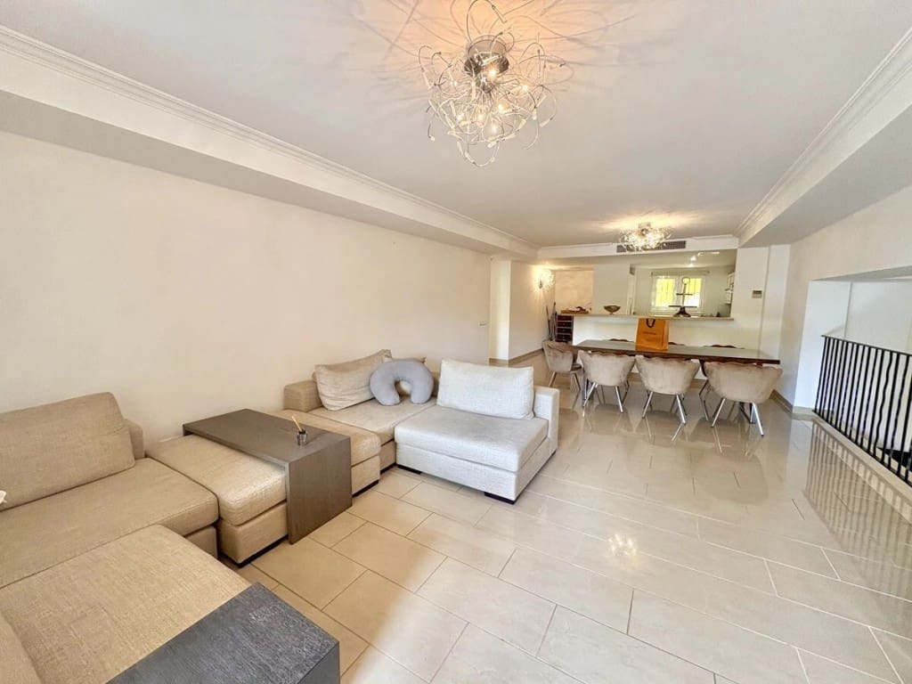 5 soveværelse Lejlighed til salg i Santa Ponsa med swimmingpool - € 1.350.000 (Ref: 8998448)