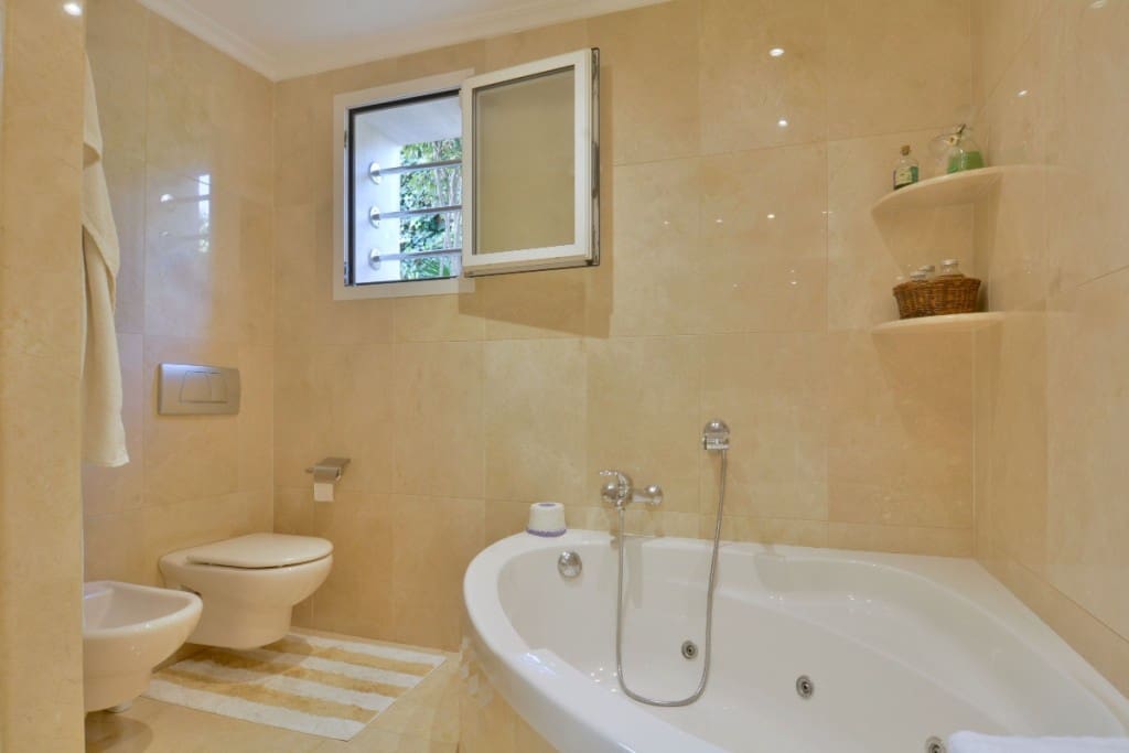 5 soverom Villa til salgs i Cas Catala med svømmebasseng - € 5 200 000 (Ref: 9010441)