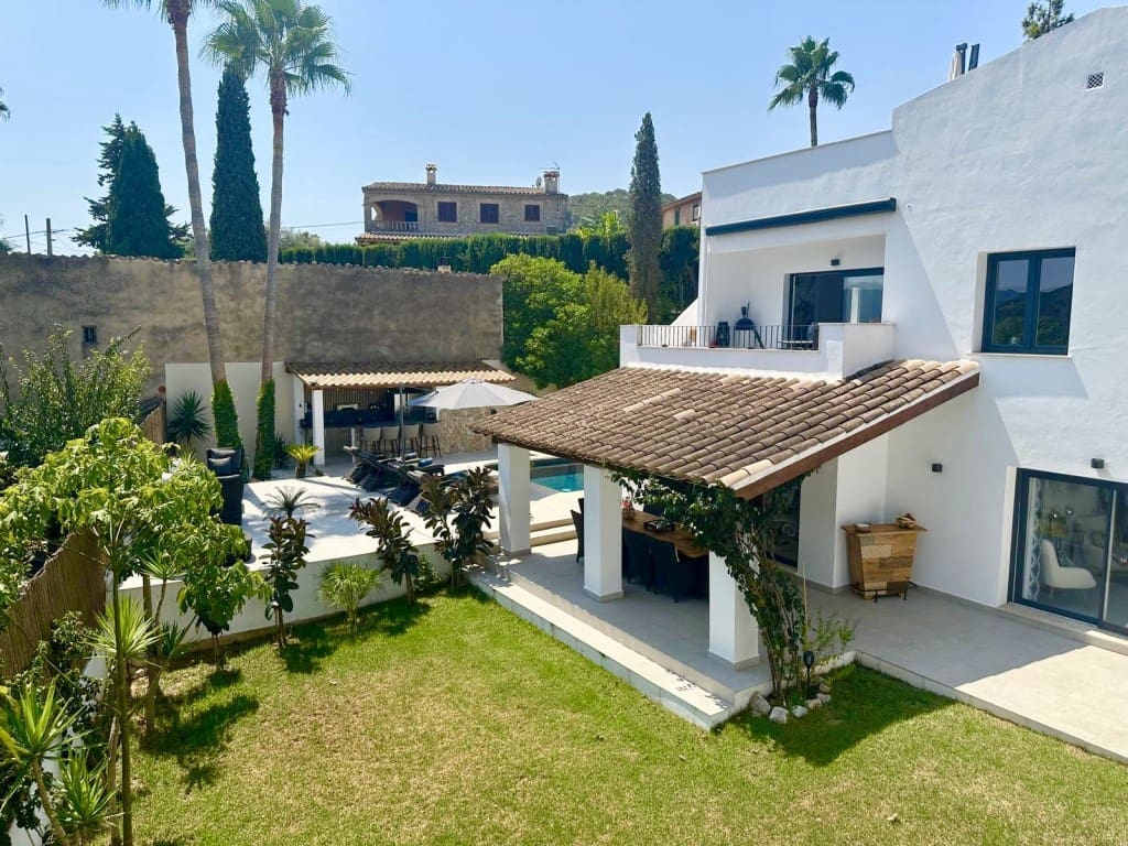 5 soveværelse Villa til salg i Es Capdella med swimmingpool - € 2.395.000 (Ref: 9042056)