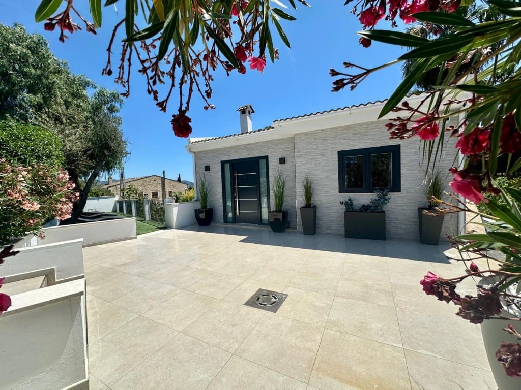 5 soveværelse Villa til salg i Es Capdella med swimmingpool - € 2.395.000 (Ref: 9042056)