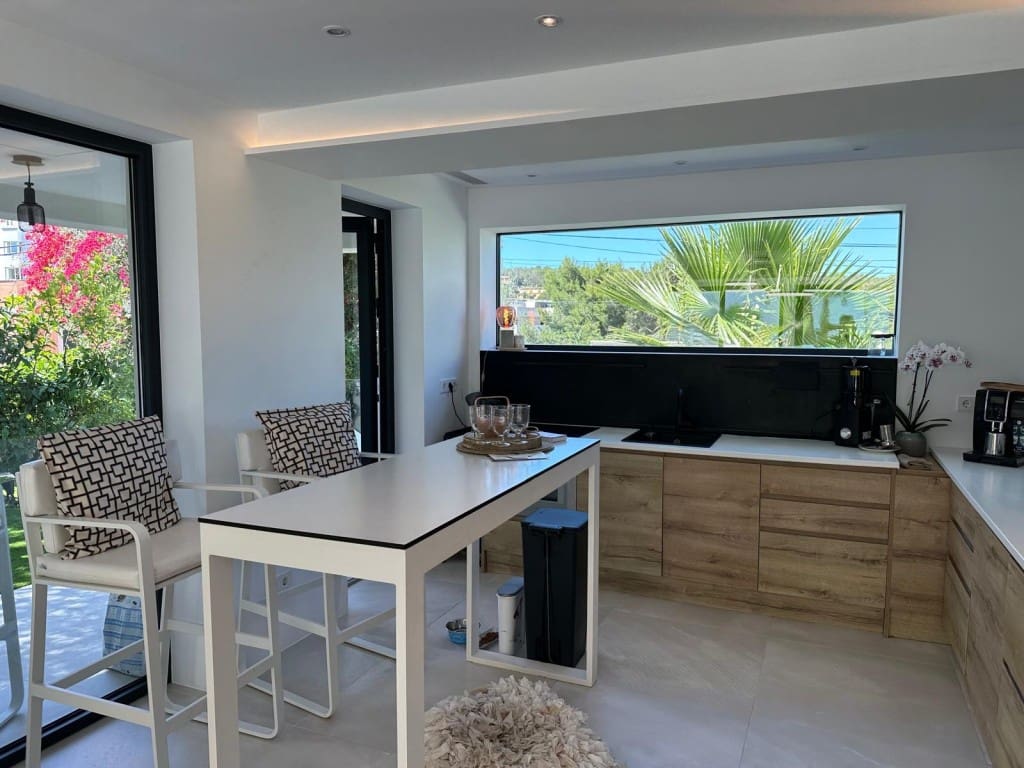 4 soveværelse Villa til salg i Palmanova med swimmingpool garage - € 2.300.000 (Ref: 9050847)