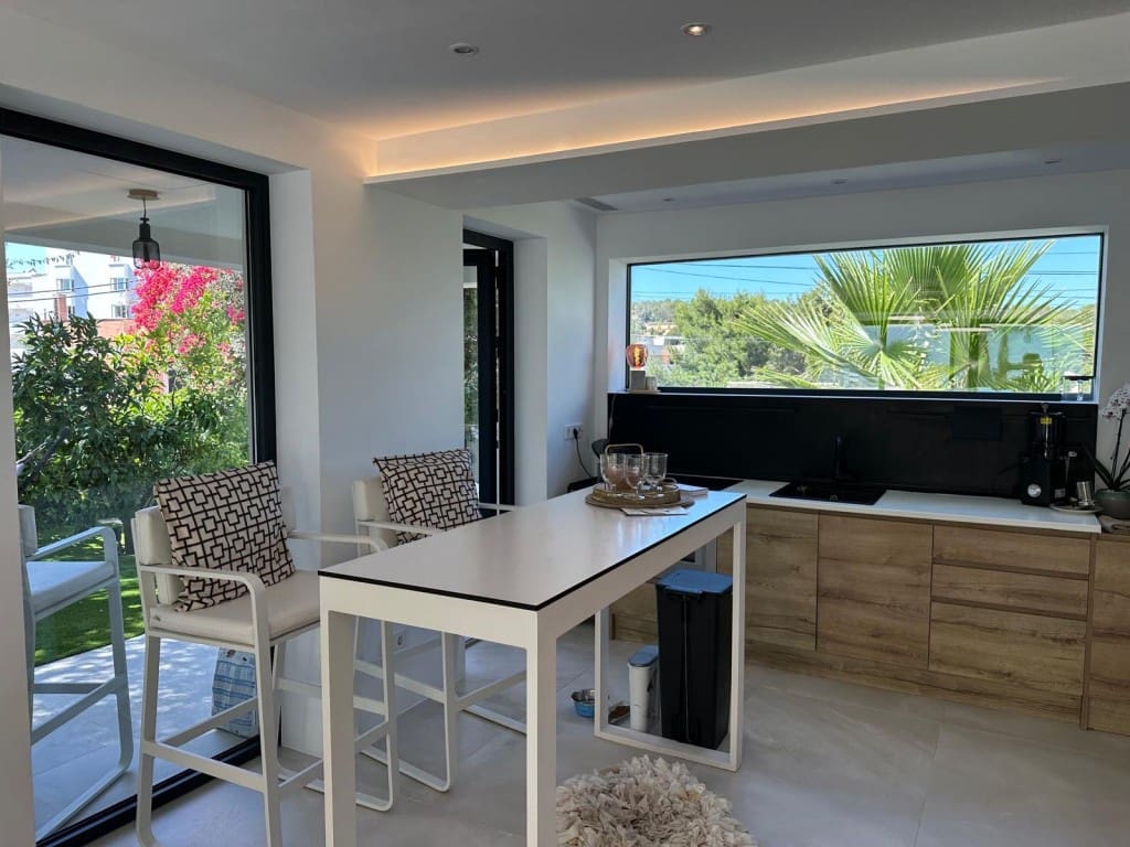 4 soveværelse Villa til salg i Palmanova med swimmingpool garage - € 2.300.000 (Ref: 9050847)