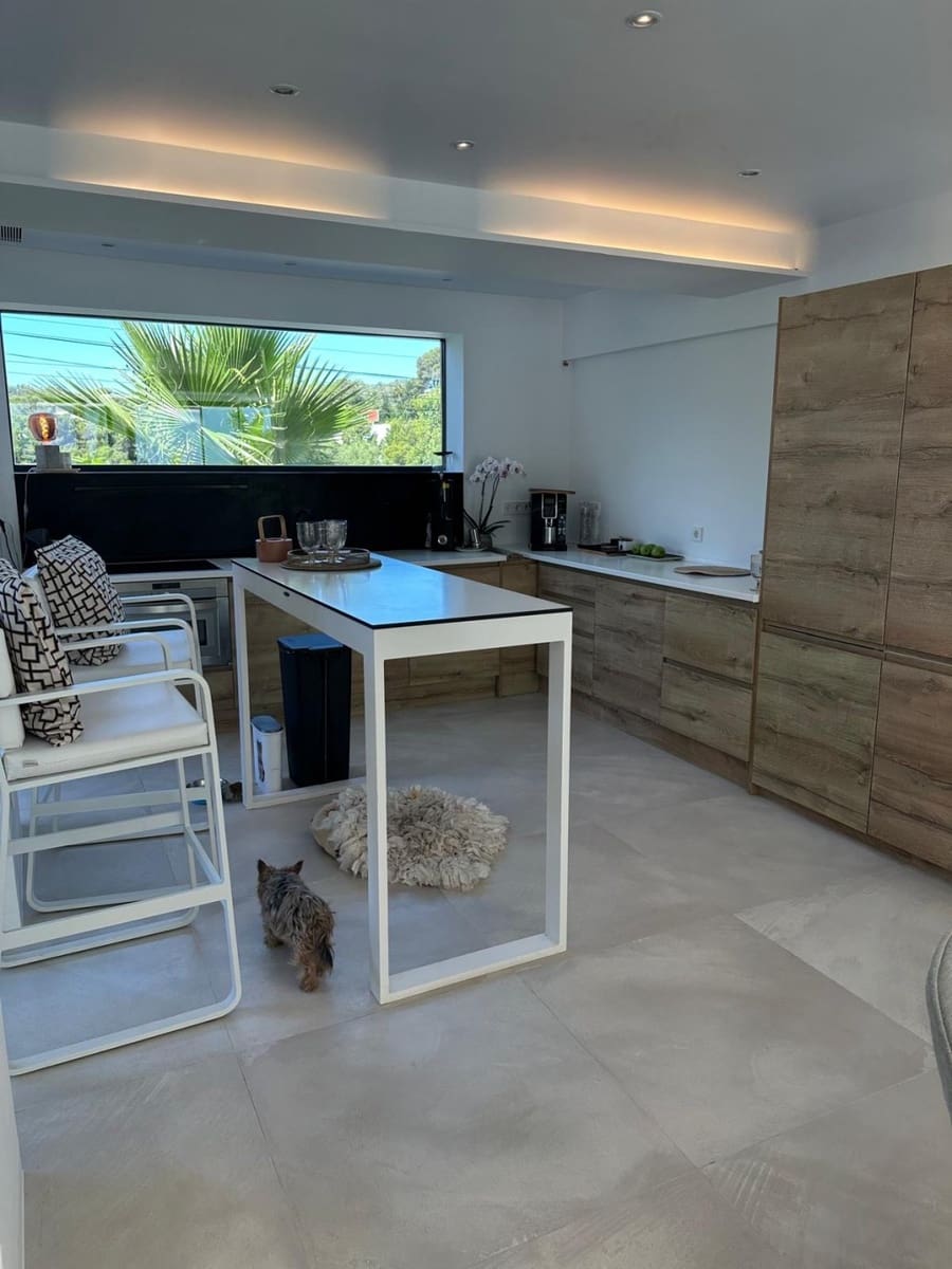 4 soveværelse Villa til salg i Palmanova med swimmingpool garage - € 2.300.000 (Ref: 9050847)