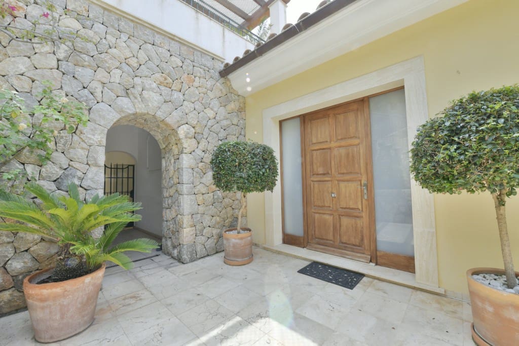 4 bedroom Villa for sale in Puerto de Andratx with pool garage - € 3,900,000 (Ref: 9074916)
