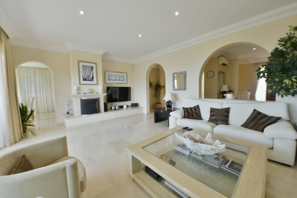 4 bedroom Villa for sale in Puerto de Andratx with pool garage - € 3,900,000 (Ref: 9074916)