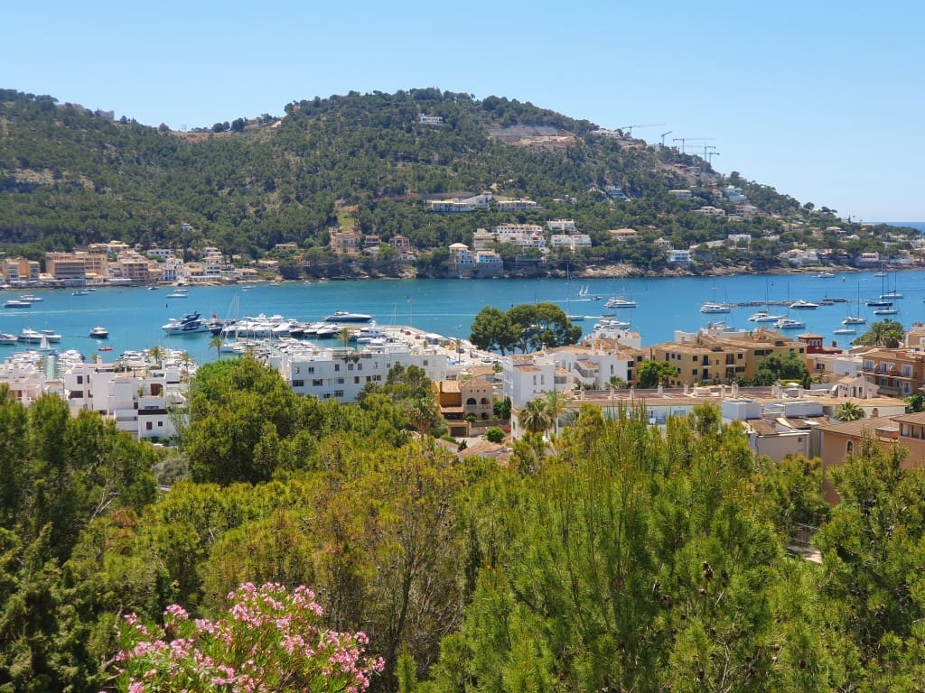 4 bedroom Villa for sale in Puerto de Andratx with pool garage - € 3,900,000 (Ref: 9074916)