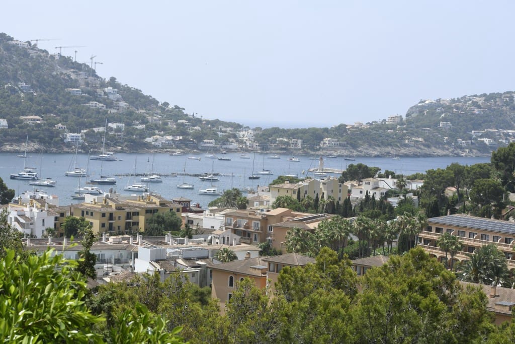 4 bedroom Villa for sale in Puerto de Andratx with pool garage - € 3,900,000 (Ref: 9074916)