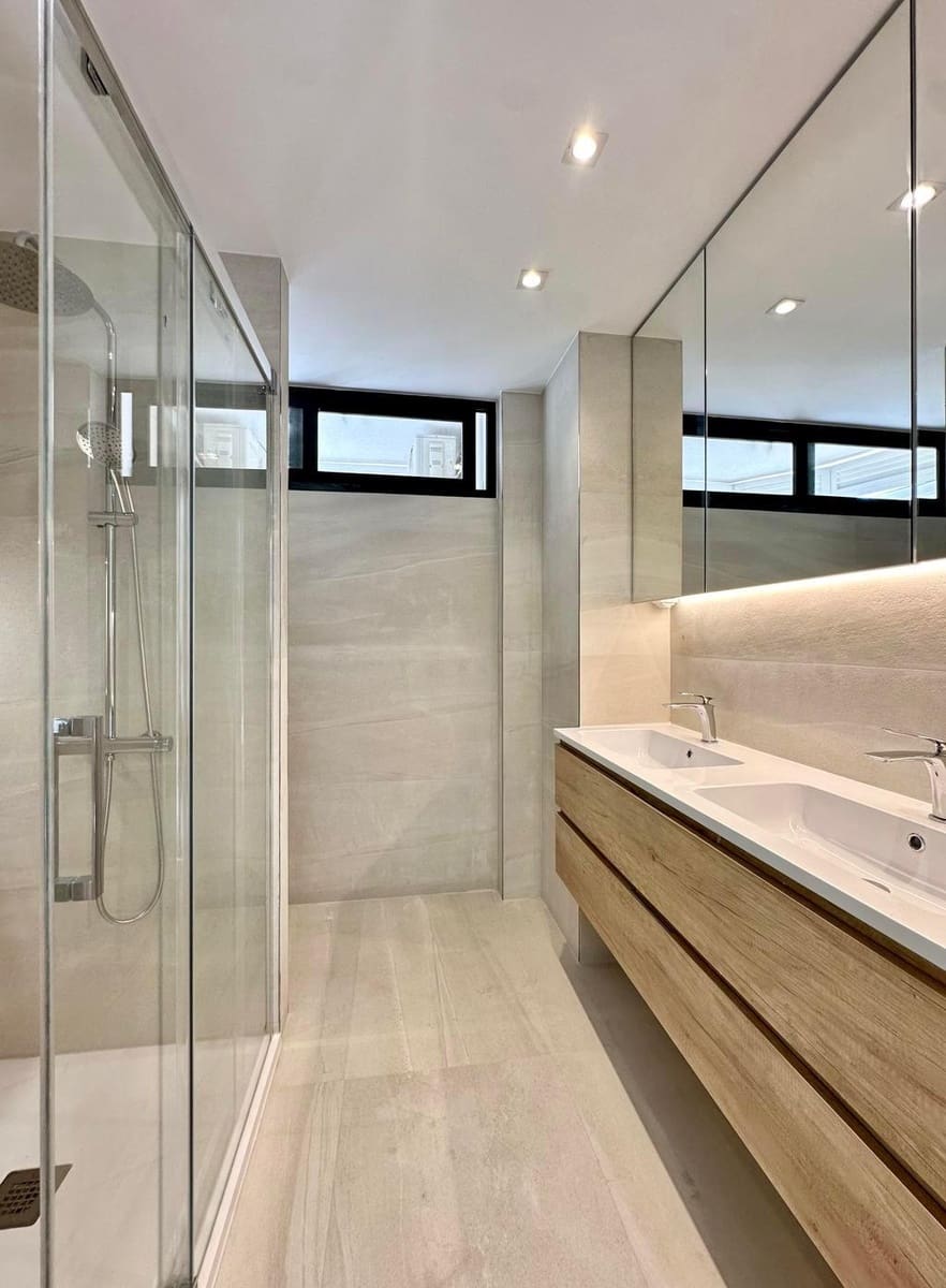 2 sypialnia Apartament na sprzedaż w Puerto Portals z basenem garażem - 1 065 000 € (Ref: 9132192)