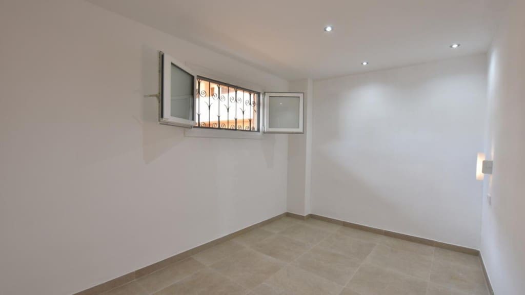 1 soveværelse Lejlighed til salg i Puerto Portals med swimmingpool - € 499.950 (Ref: 9269275)