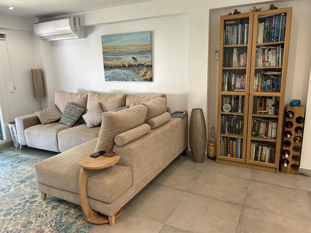 2 bedroom Apartment for sale in Santa Ponsa with garage - € 599,000 (Ref: 9310584)