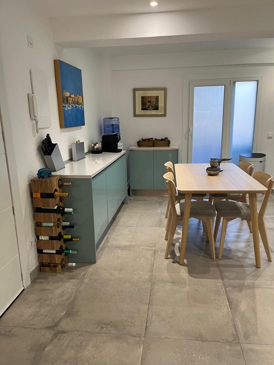 2 bedroom Apartment for sale in Santa Ponsa with garage - € 599,000 (Ref: 9310584)