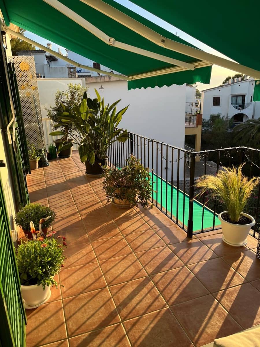 2 bedroom Apartment for sale in Santa Ponsa with garage - € 599,000 (Ref: 9310584)