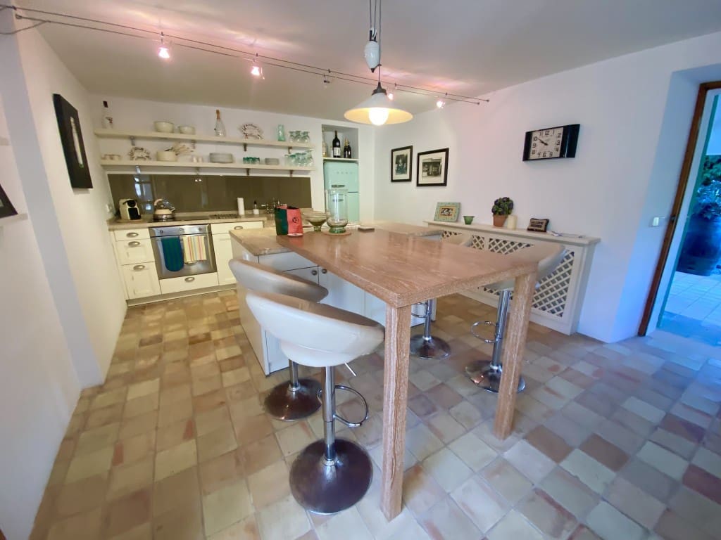 3 sypialnia Finka/Dom wiejski na sprzedaż w L'Arraco / S'Arraco z basenem garażem - 1 800 000 € (Ref: 9340847)