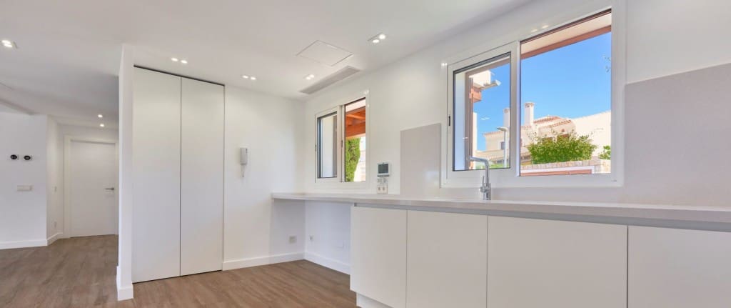 3 soveværelse Villa til salg i Santa Ponsa med swimmingpool garage - € 1.750.000 (Ref: 9382338)