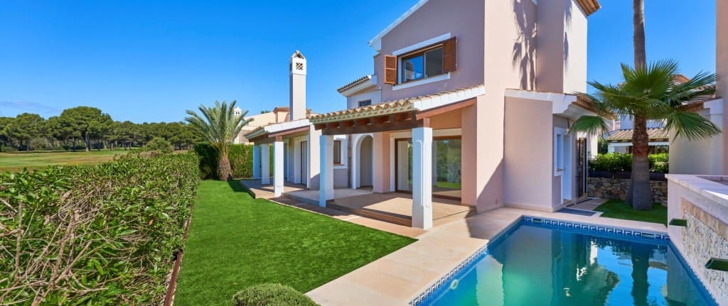 3 soveværelse Villa til salg i Santa Ponsa med swimmingpool garage - € 1.750.000 (Ref: 9382338)