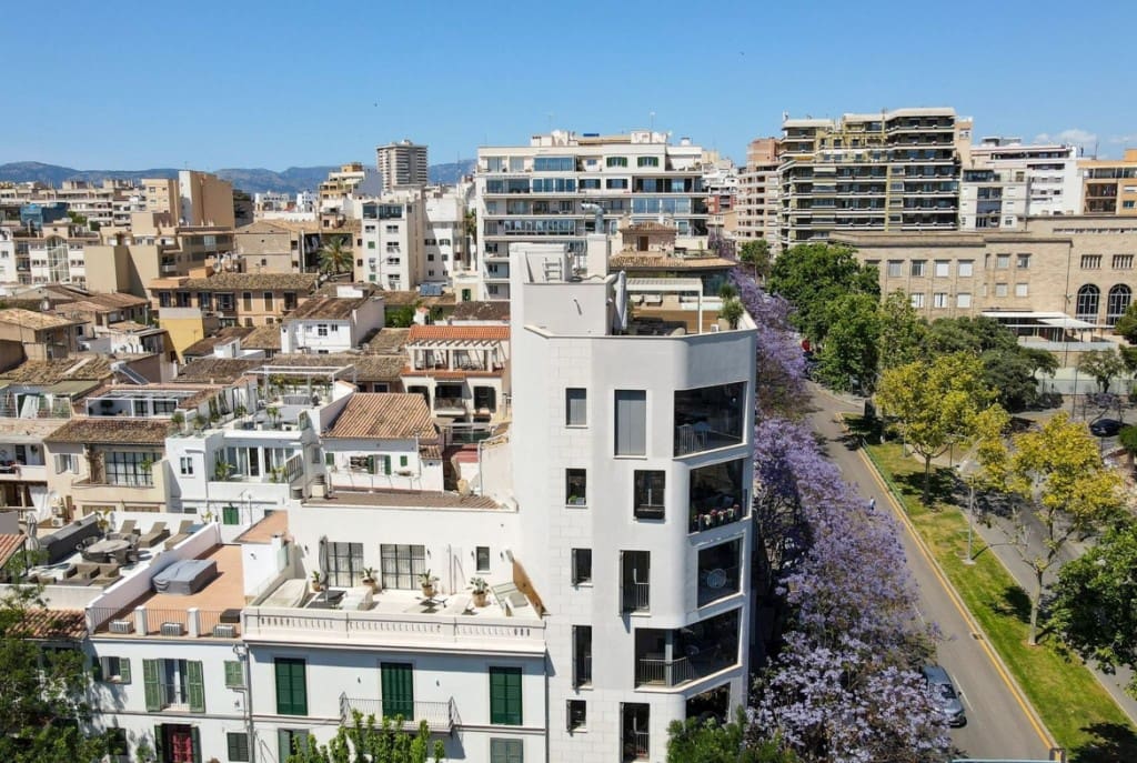 6 bedroom Townhouse for sale in Palma de Mallorca - € 1,200,000 (Ref: 9429410)