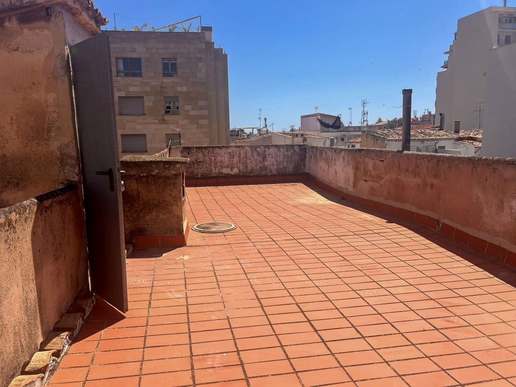 6 bedroom Townhouse for sale in Palma de Mallorca - € 1,200,000 (Ref: 9429410)