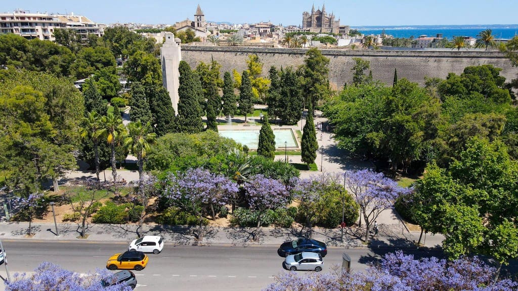 6 bedroom Townhouse for sale in Palma de Mallorca - € 1,200,000 (Ref: 9429410)