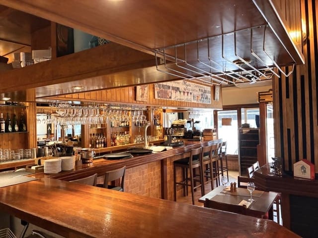 Restaurant/Bar til salg i Portals Nous, Calvià - € 160.000 (Ref: 9550813)