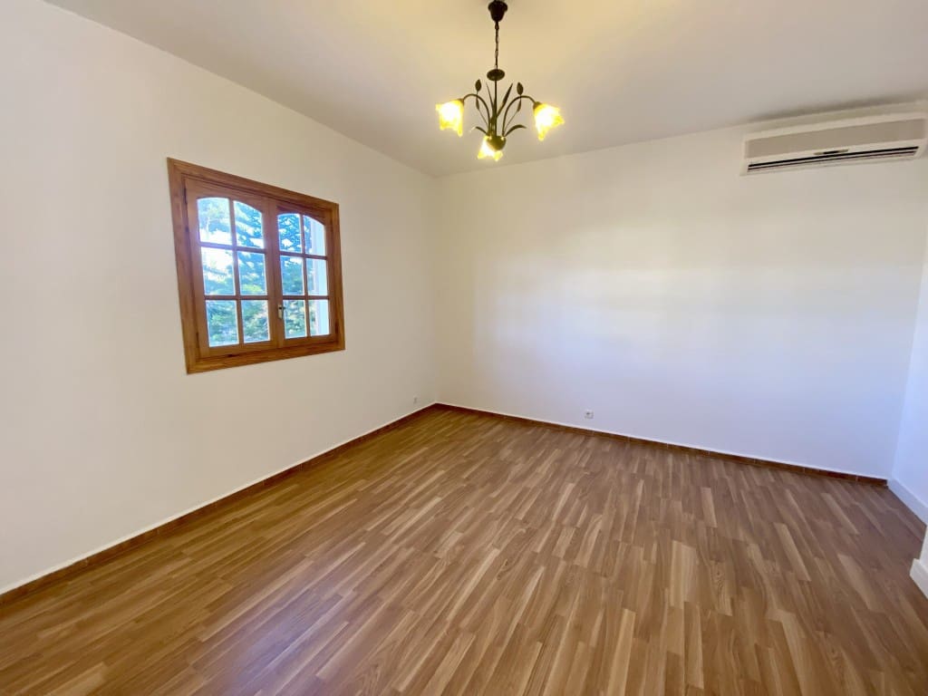 5 bedroom Villa for rent in Santa Ponsa with pool garage - € 7,000 (Ref: 9590719)