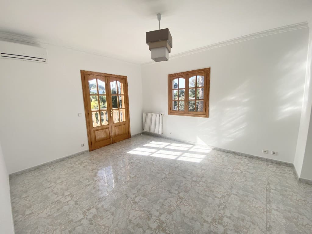 5 bedroom Villa for rent in Santa Ponsa with pool garage - € 7,000 (Ref: 9590719)