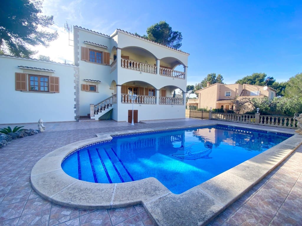 5 bedroom Villa for rent in Santa Ponsa with pool garage - € 7,000 (Ref: 9590719)