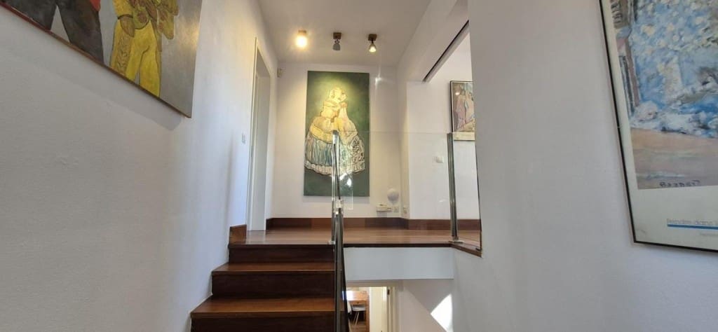 3 makuuhuone Huvila myytävänä paikassa Genova mukana uima-altaan 
autotalli - 2 300 000 € (Ref: 9594659)