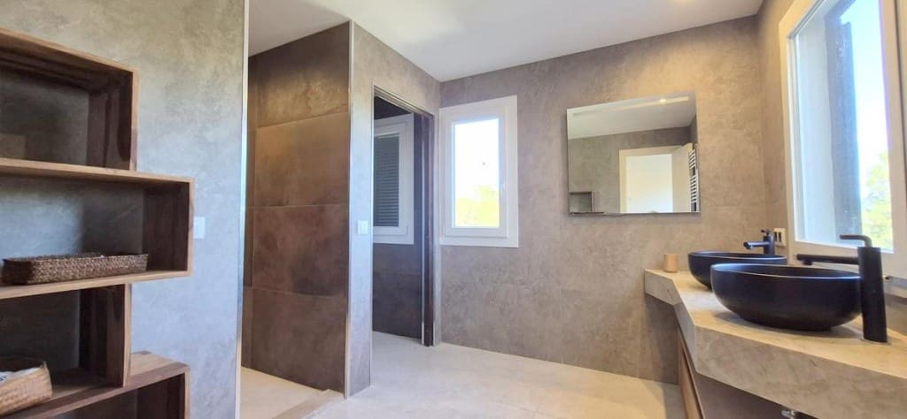 3 makuuhuone Huvila myytävänä paikassa Genova mukana uima-altaan 
autotalli - 2 300 000 € (Ref: 9594659)