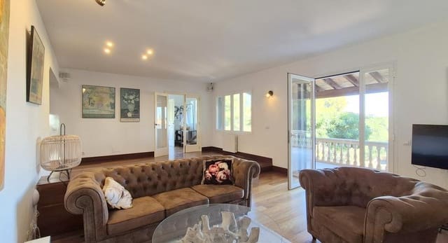 3 makuuhuone Huvila myytävänä paikassa Genova, Palma de Mallorca mukana uima-altaan 
autotalli - 2 300 000 € (Ref: 9594659)