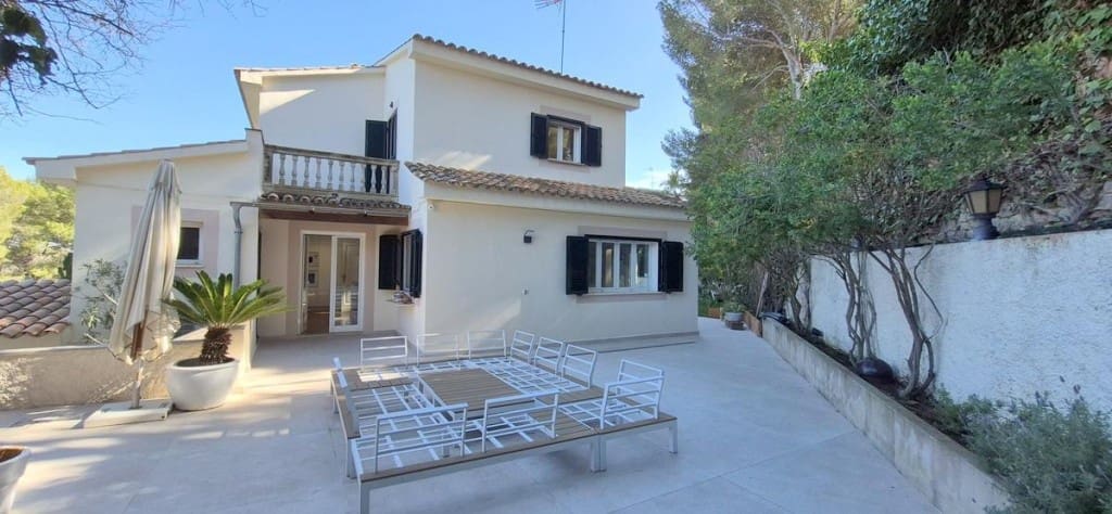 3 makuuhuone Huvila myytävänä paikassa Genova mukana uima-altaan 
autotalli - 2 300 000 € (Ref: 9594659)